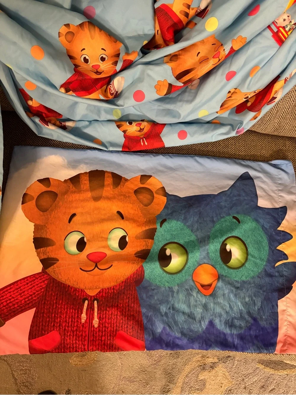 Daniel Tiger TWIN Bedding Set- Fitted Sheet, Flat Sheet & Pillow Case VTG EUC